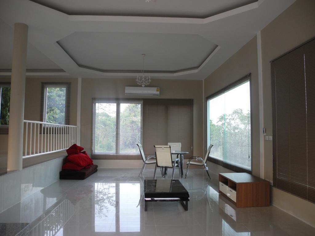 Wind Hills Hotell Nakhonratchasima Rom bilde