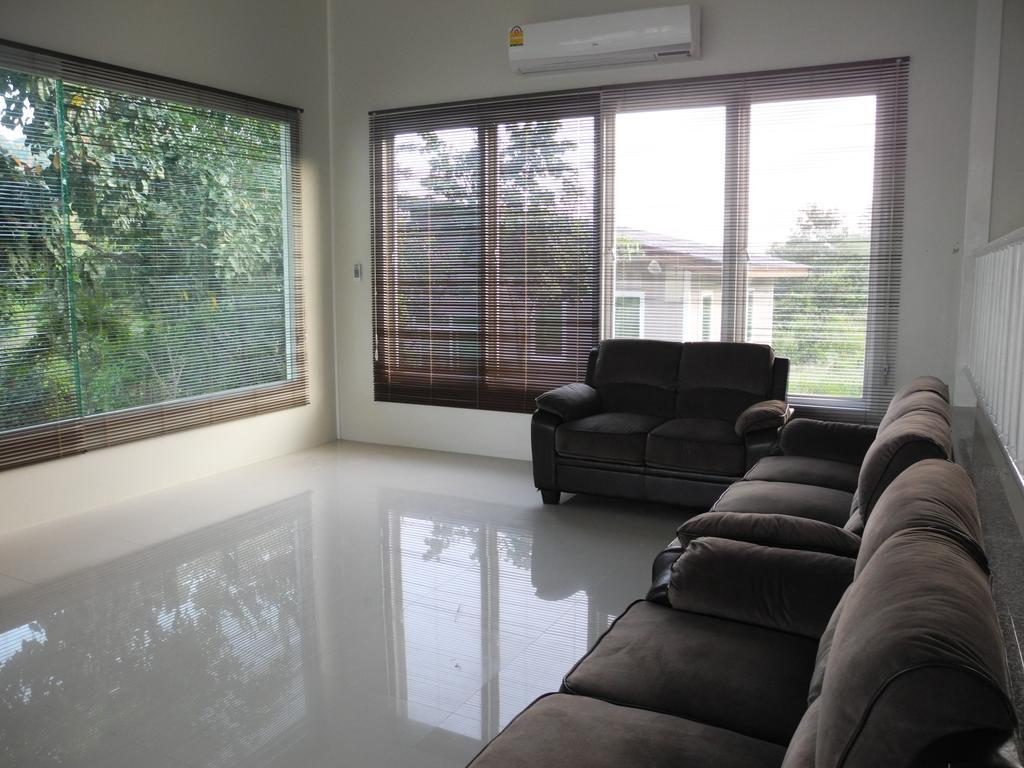 Wind Hills Hotell Nakhonratchasima Rom bilde